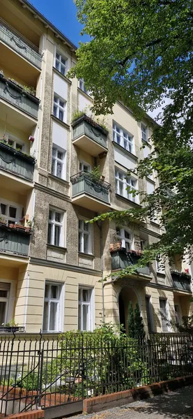 Schöne Zwei-Zimmer-Dachgeschosswohnung ohne Fahrstuhl — photo 1